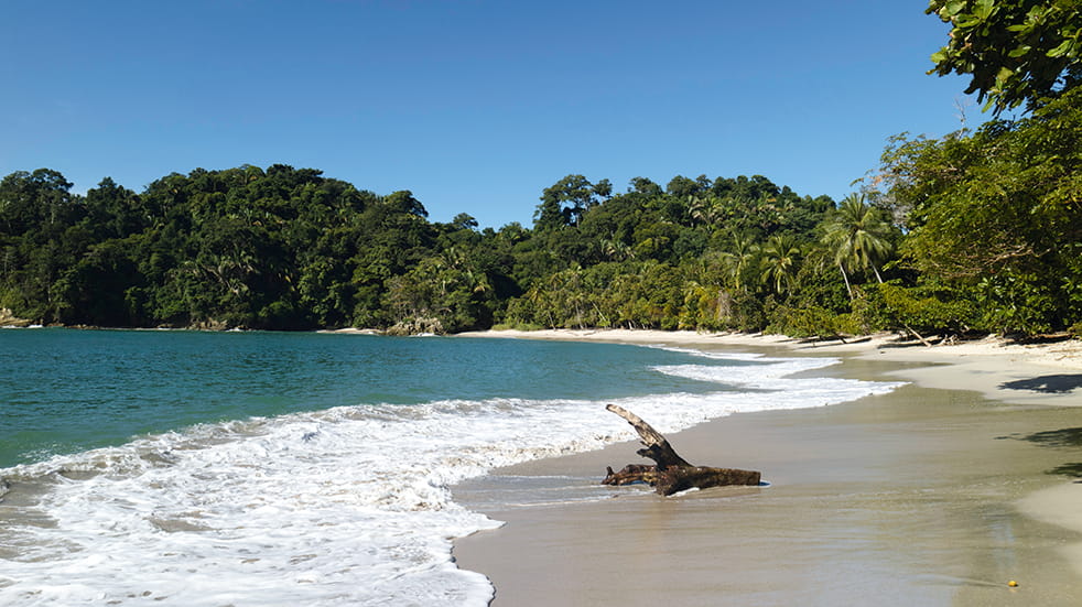 Explore Travel guide: Costa Rica beach